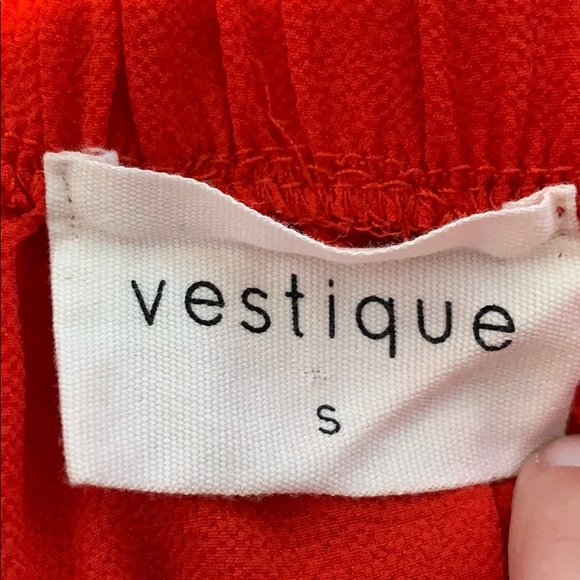 Vestique red off the shoulder top - Picture 3 of 3